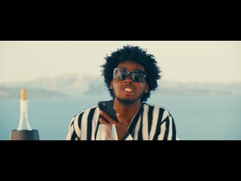 Wendyyy dans le clip officiel Okay